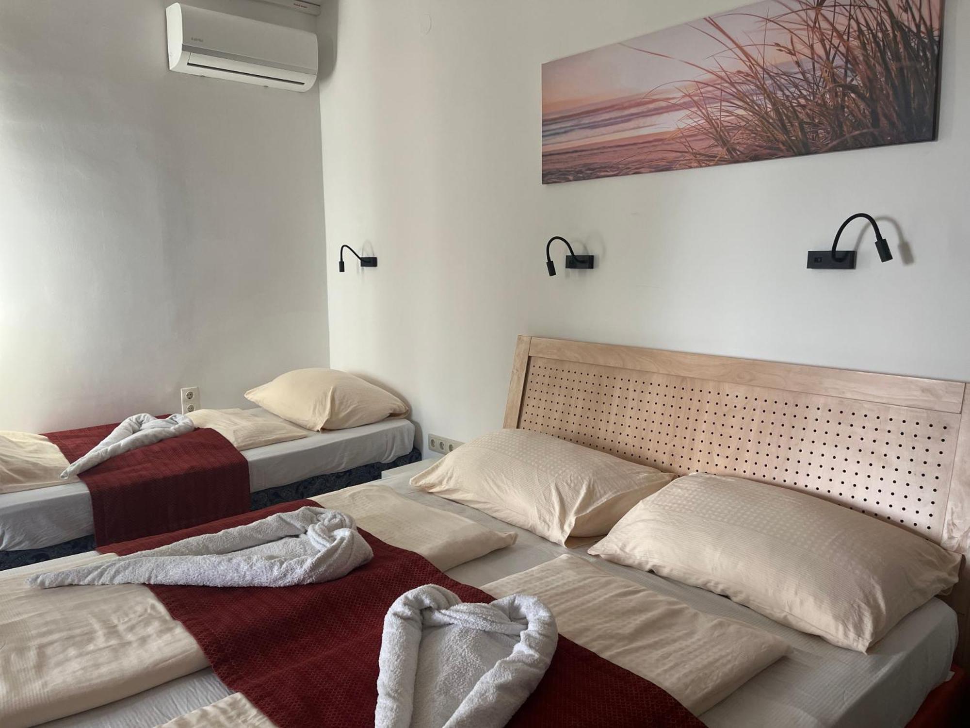 Fenyves Hotel 鲍洛通费尼韦什 外观 照片