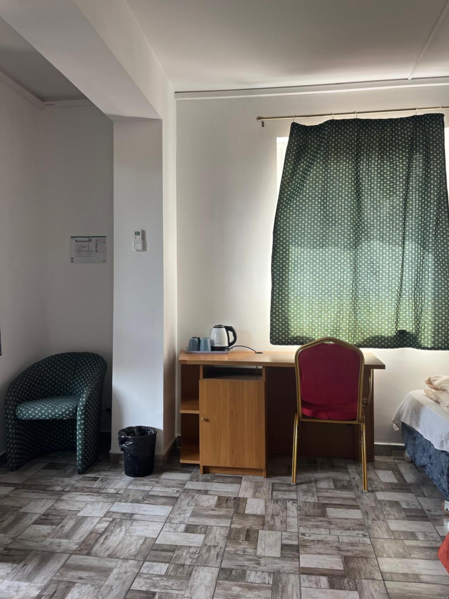 Fenyves Hotel 鲍洛通费尼韦什 外观 照片